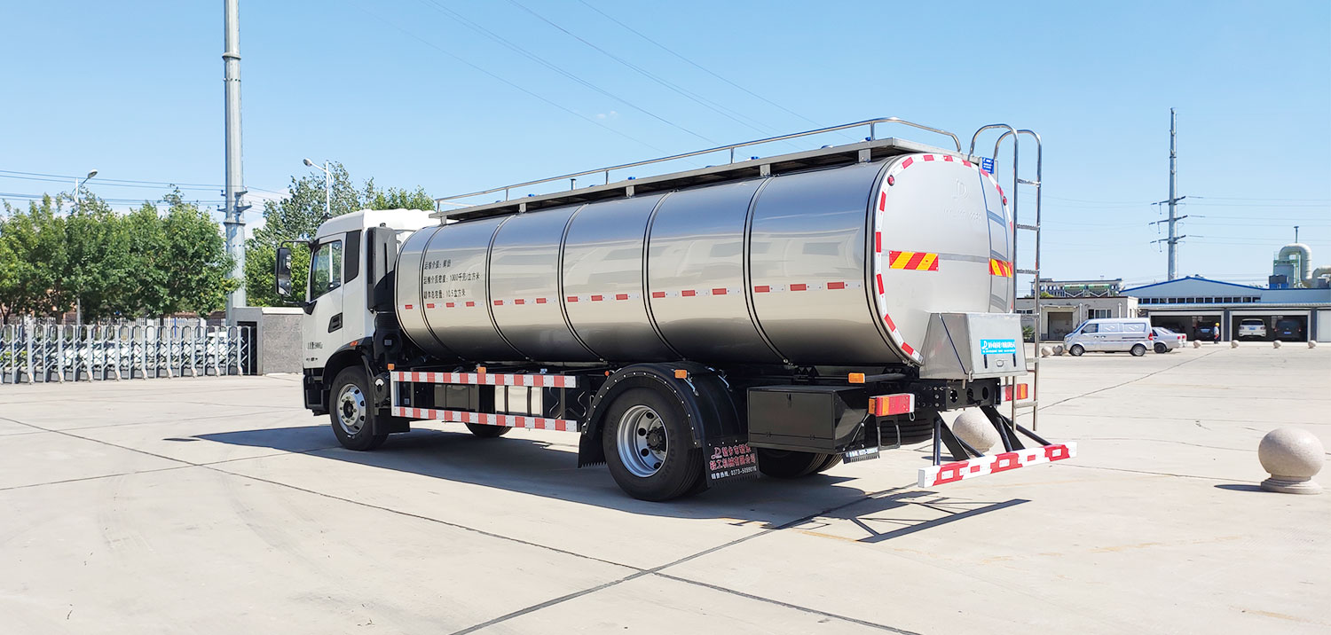 鲜奶运输车